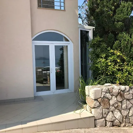 펜션 Toni 트로기르